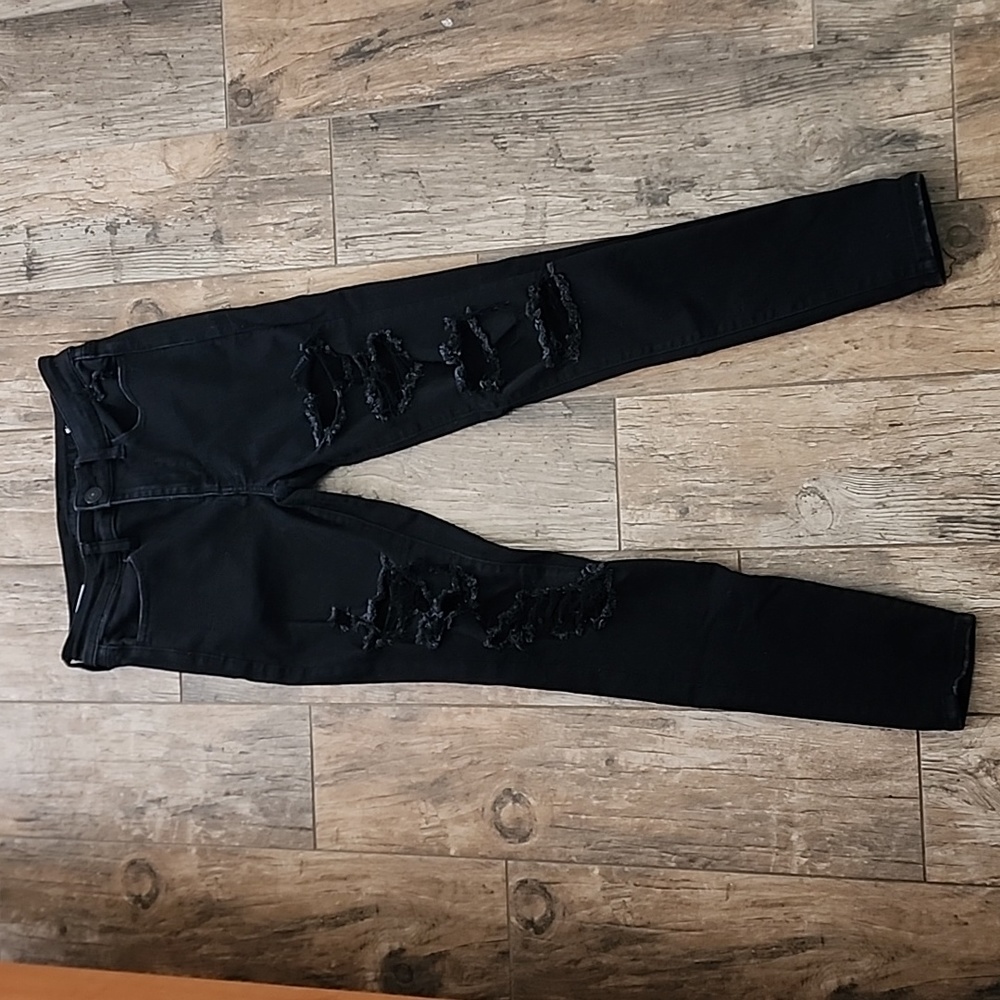 American Eagle size 6 black ripped jeans next level stretch